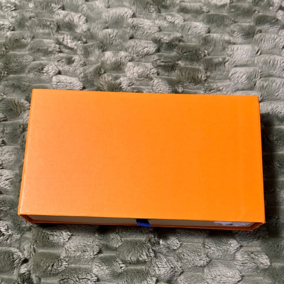 Louis Vuitton Signature Orange Box - Picture 5 of 5